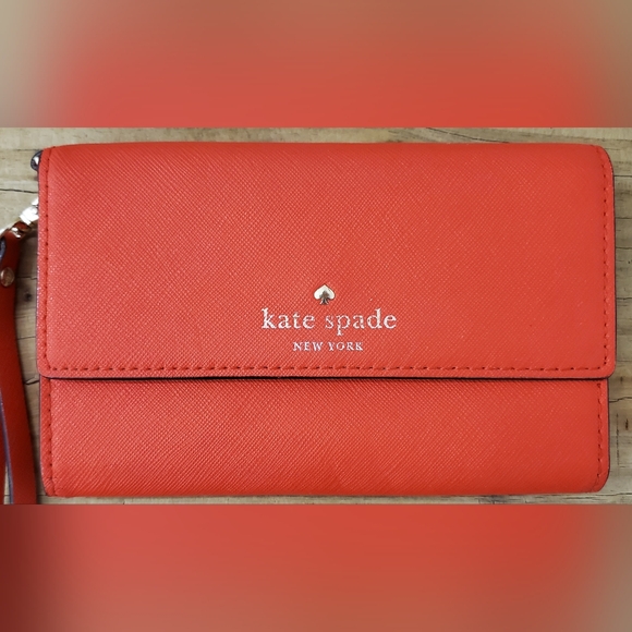 Kate Spade Cedar Street Red IPhone Wristlet - Picture 1 of 10